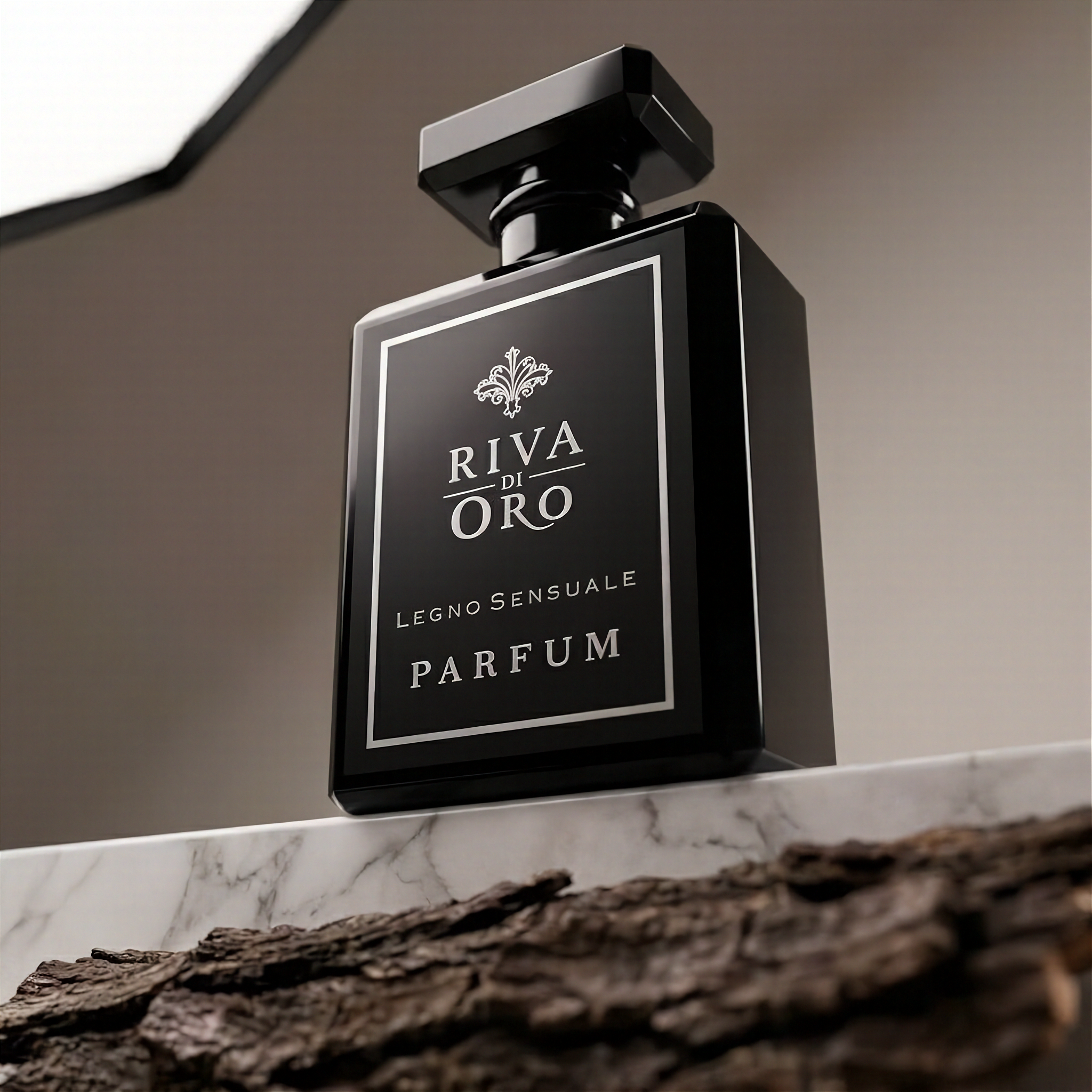 Legno Sensuale 100ml perfume bottle detail shot by Riva di Oro